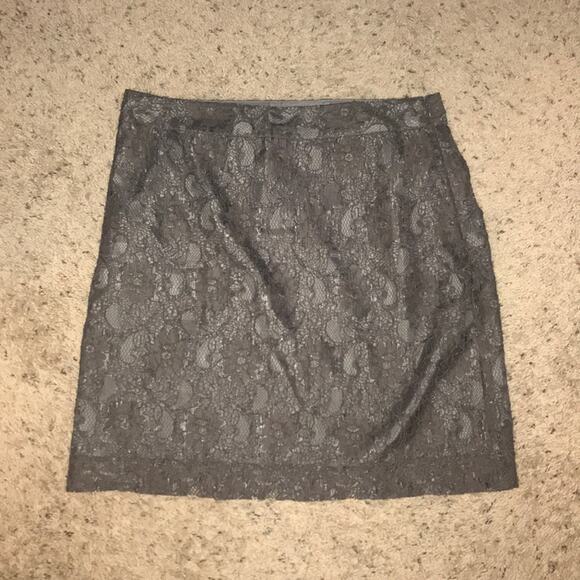 Loft lace gray skirt size 4 Petite - Picture 3 of 4